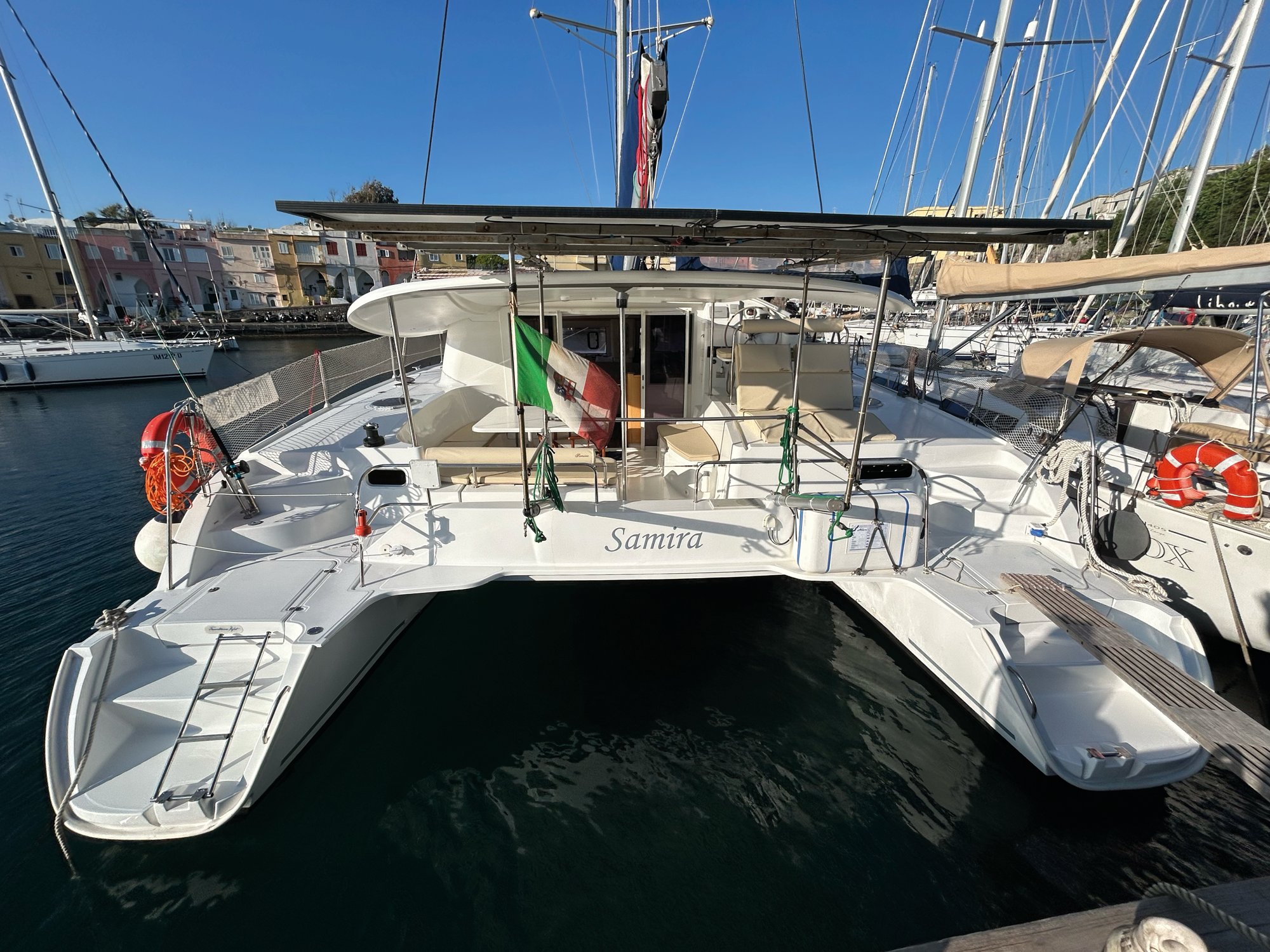 Race days, spectator area — Samira